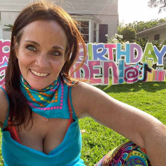 Meet your Posher, Robyn - Picture 1 of 5